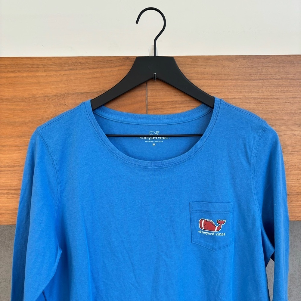 NWT VINEYARD VINES WOMENS L/S PKT TEE TOUCHDOWN, SIZE M - Picture 2 of 9